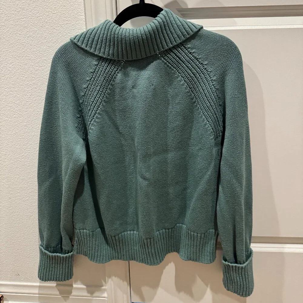 Abercrombie V-neck Collared Sweater - Picture 2 of 2